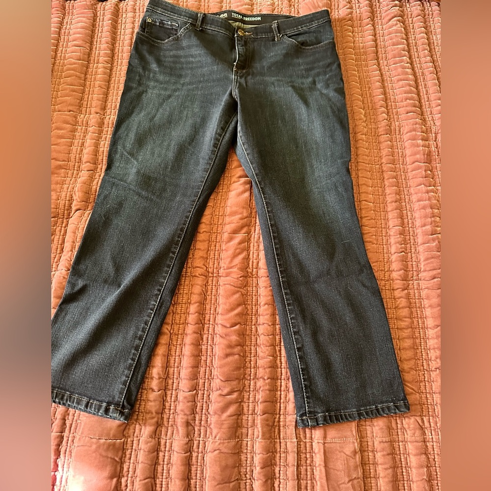 LEE total freedom straight leg jeans size 16PS 16 petite short